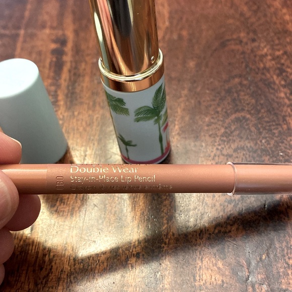 Estée Lauder • Pure Color Envy Lipstick • Full size: 0.12g • Shade: 420 - Picture 5 of 8